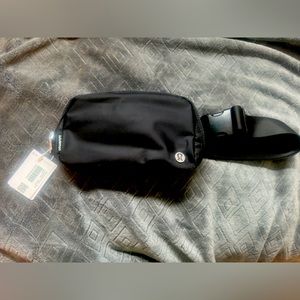 Lulu lemon black Fanny pack